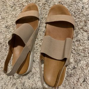 Gentle souls sandals